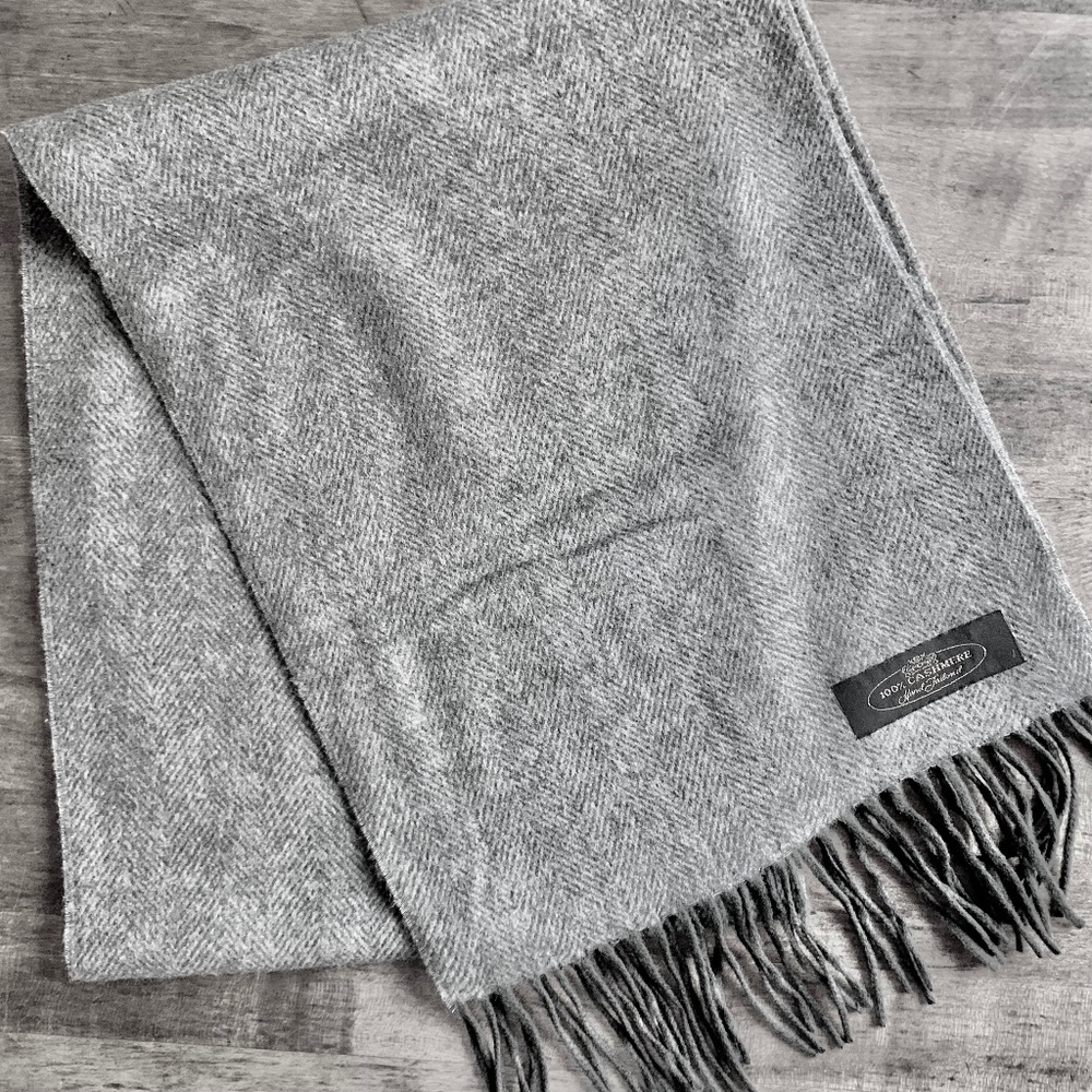 V. Fraas 100% Cashmere Scarf Gray Herringbone Fringe Germany Unisex